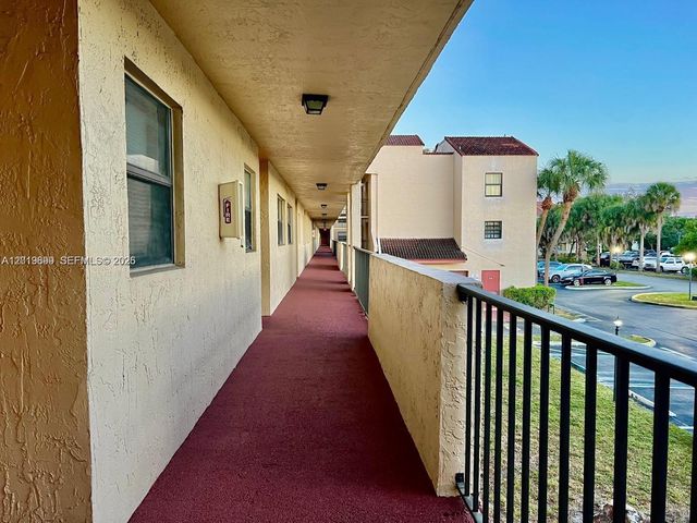 3470 Foxcroft Rd 204, Miramar, FL 33025