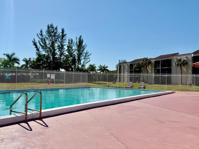 3470 Foxcroft Rd 204, Miramar, FL 33025