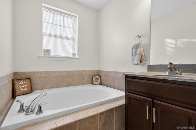 131 Meadow View Drive, Middletown, NY 10940