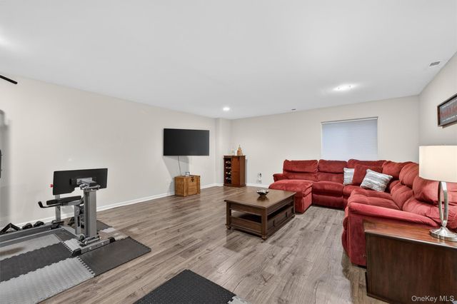 131 Meadow View Drive, Middletown, NY 10940