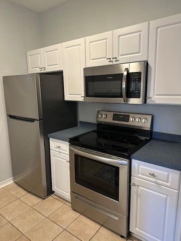 1501 N Partin Drive APT 164, Niceville, FL 32578