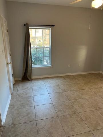 1501 N Partin Drive APT 164, Niceville, FL 32578