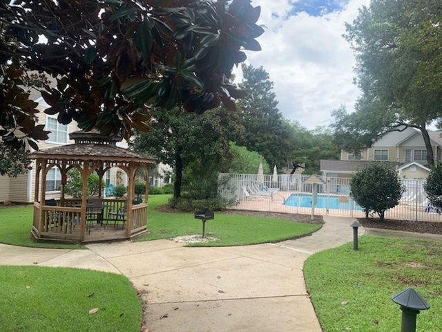 1501 N Partin Drive APT 164, Niceville, FL 32578