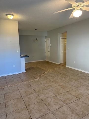 1501 N Partin Drive APT 164, Niceville, FL 32578