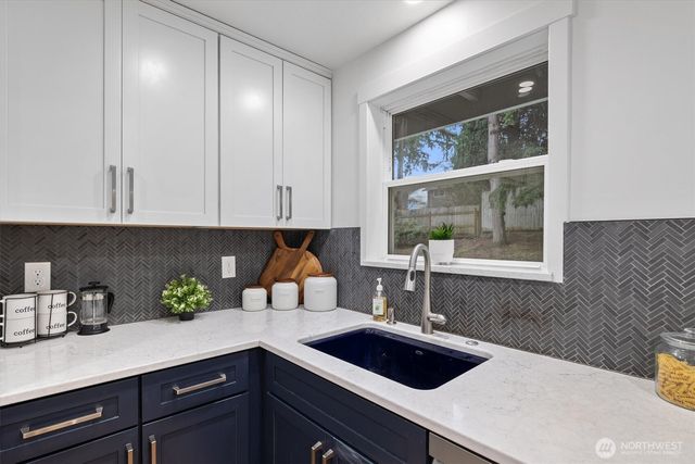 9218 NE 184th Place, Bothell, WA 98011