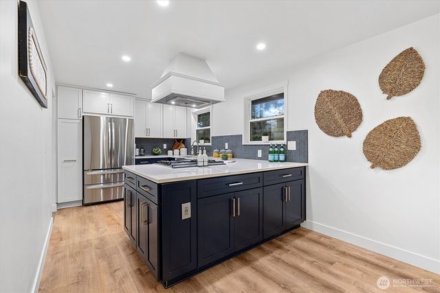 9218 NE 184th Place, Bothell, WA 98011