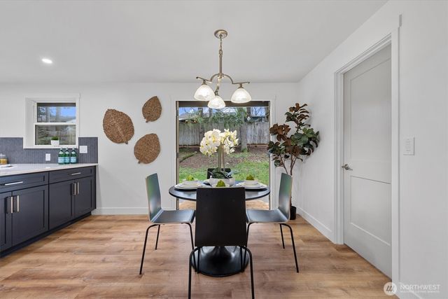 9218 NE 184th Place, Bothell, WA 98011