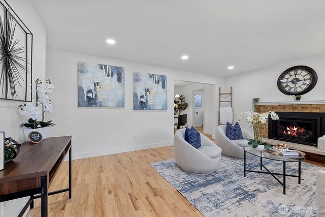 9218 NE 184th Place, Bothell, WA 98011