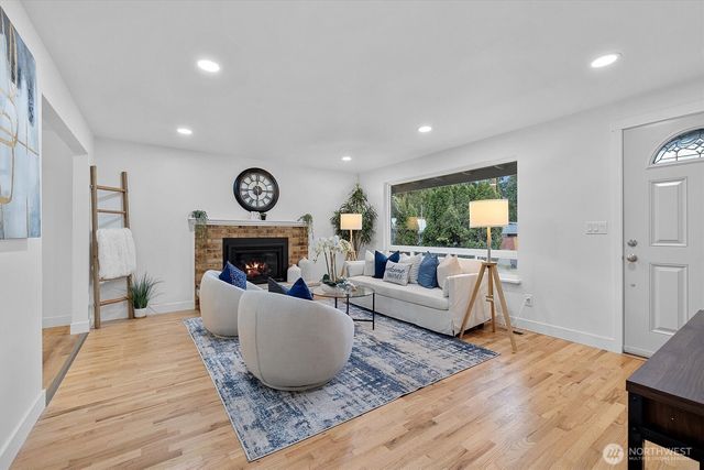 9218 NE 184th Place, Bothell, WA 98011