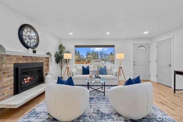 9218 NE 184th Place, Bothell, WA 98011