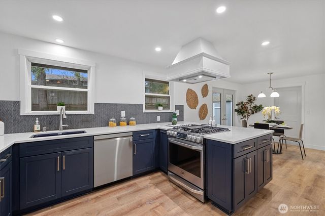 9218 NE 184th Place, Bothell, WA 98011