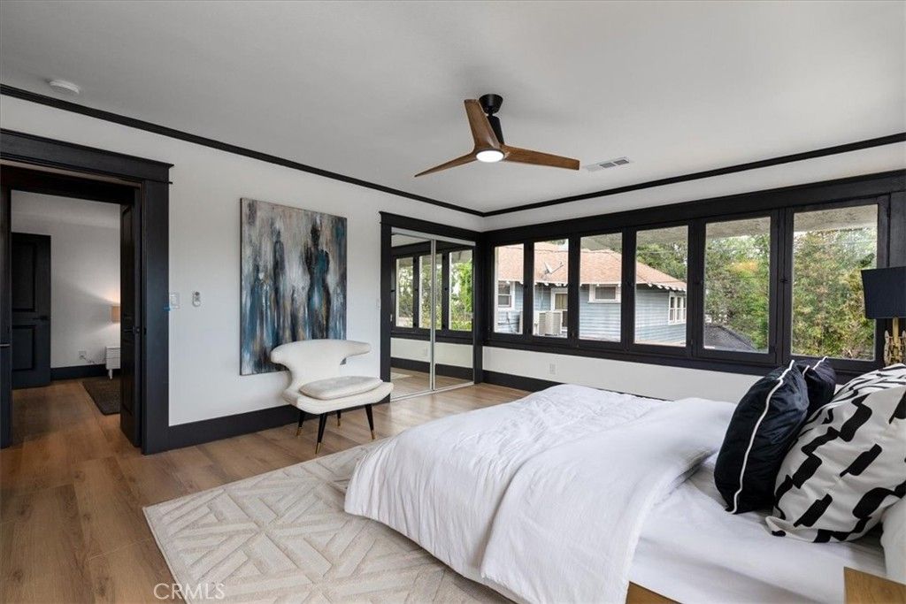 Image 21 of property listing at 2274 W 21st Street, Los Angeles, CA 90018