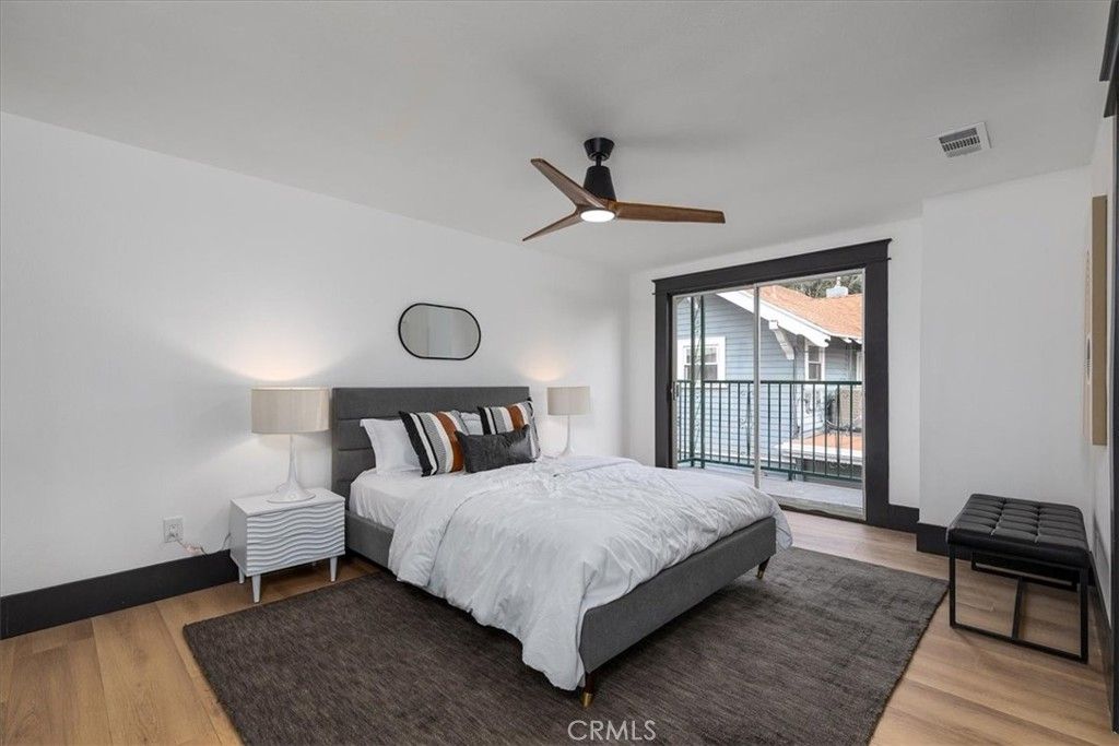 Image 24 of property listing at 2274 W 21st Street, Los Angeles, CA 90018