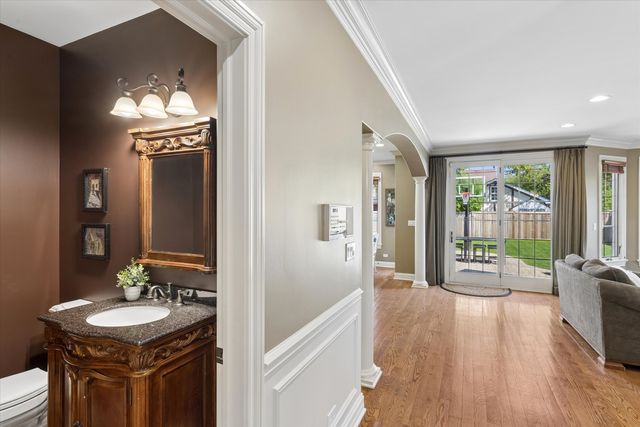 817 S Fairfield Avenue, Elmhurst, IL 60126