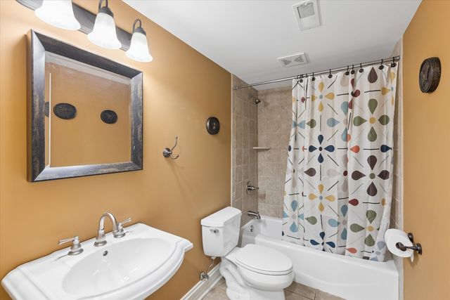 817 S Fairfield Avenue, Elmhurst, IL 60126