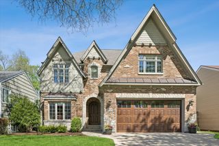 817 S Fairfield Avenue, Elmhurst, IL 60126
