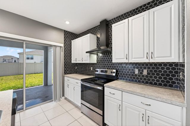 596 MEADOW BEND DRIVE, Davenport, FL 33837