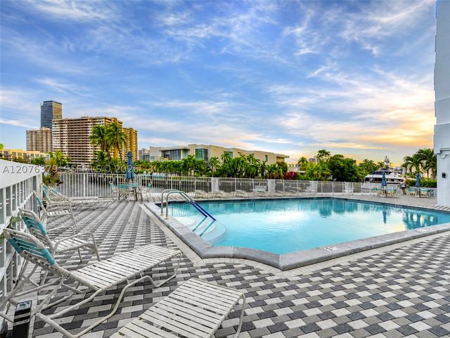 137 Golden Isles Dr 804, Hallandale Beach, FL 33009