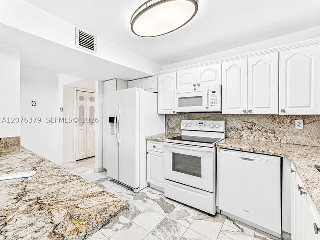 137 Golden Isles Dr 804, Hallandale Beach, FL 33009