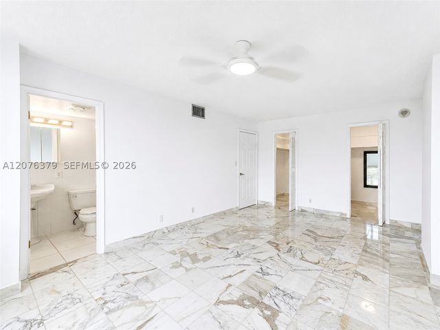 137 Golden Isles Dr 804, Hallandale Beach, FL 33009
