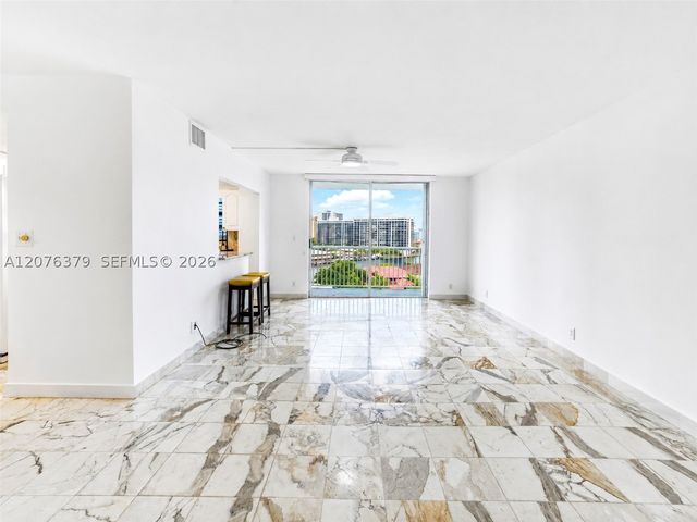 137 Golden Isles Dr 804, Hallandale Beach, FL 33009