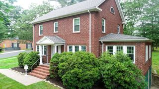 72 Lovely Street, Farmington, CT 06085
