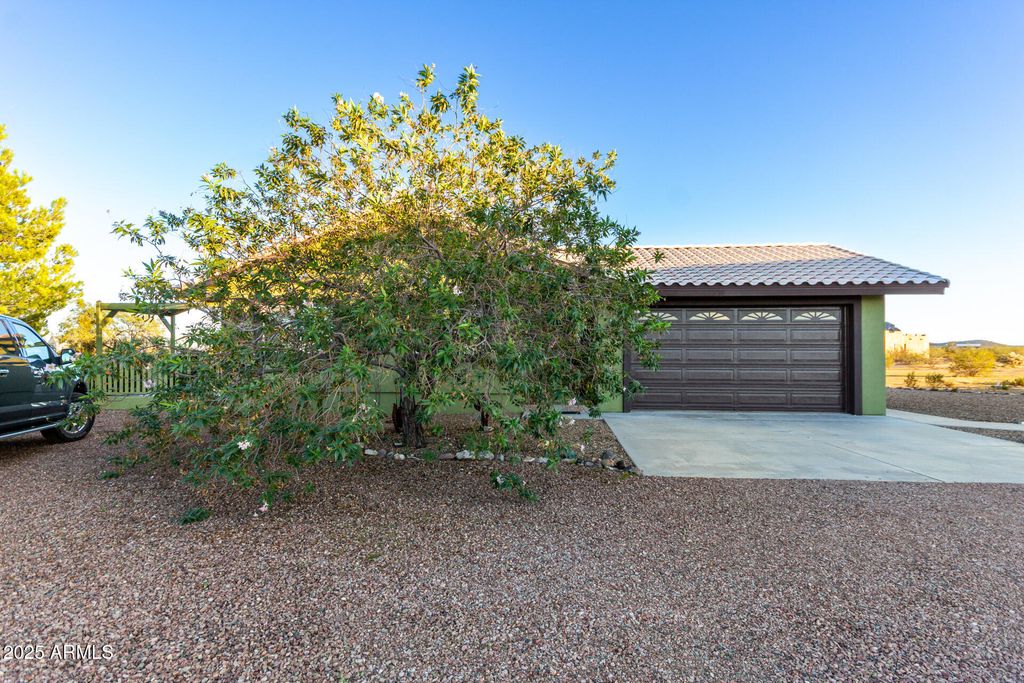 48023 N 518TH Avenue, Aguila, AZ 85320