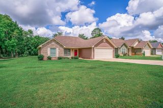 1301 Frankie Ln, Longview, TX 75604