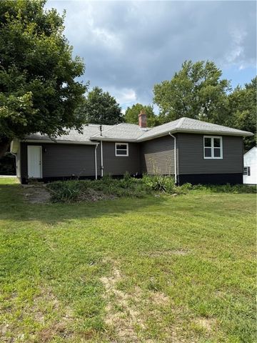 266 Dutch Ln, Hermitage, PA 16148