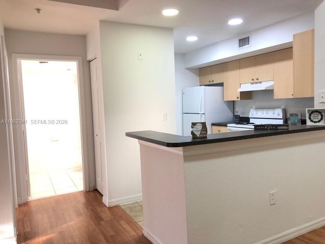 2544 Centergate Dr 308, Miramar, FL 33025