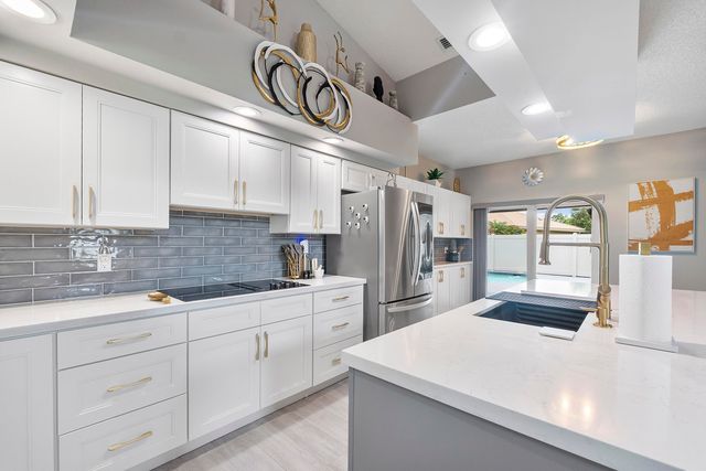 5911 NW 60th Avenue, Parkland, FL 33067