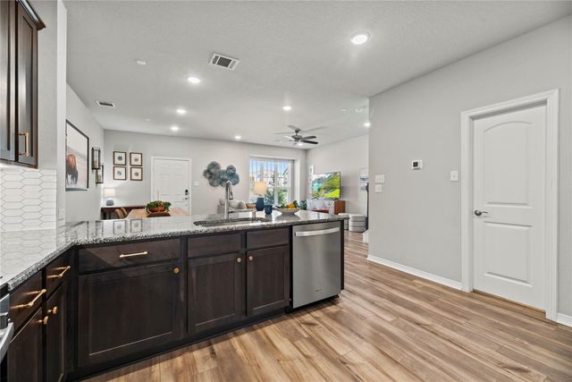 8001 Scanlan Trail, Missouri City, TX 77459