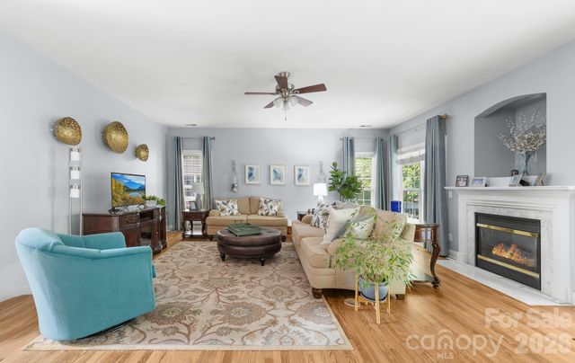 8812 Kingston Forest Drive, Charlotte, NC 28277