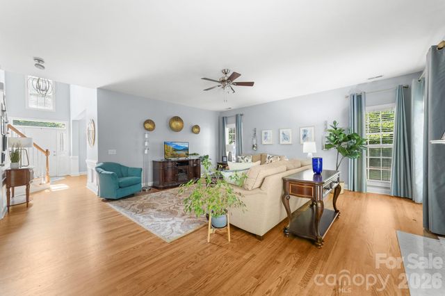 8812 Kingston Forest Drive, Charlotte, NC 28277