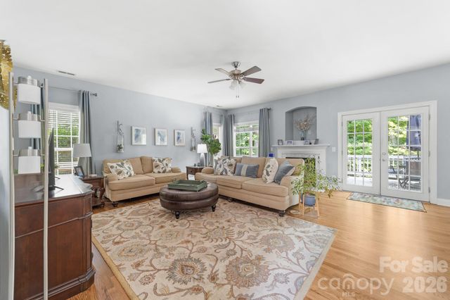 8812 Kingston Forest Drive, Charlotte, NC 28277