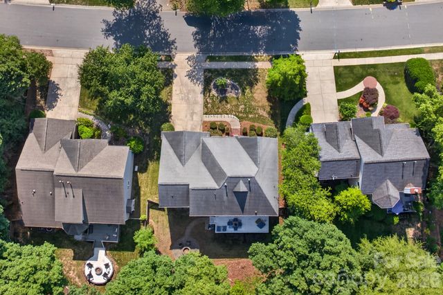 8812 Kingston Forest Drive, Charlotte, NC 28277