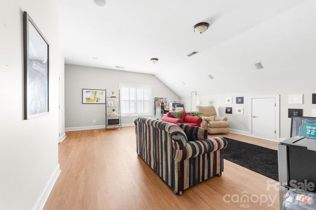 8812 Kingston Forest Drive, Charlotte, NC 28277