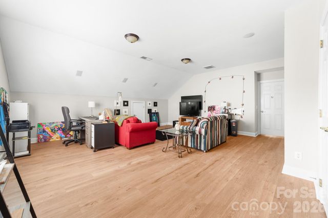 8812 Kingston Forest Drive, Charlotte, NC 28277