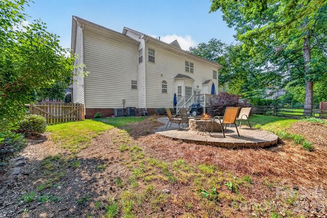 8812 Kingston Forest Drive, Charlotte, NC 28277