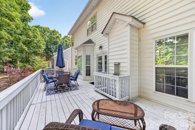 8812 Kingston Forest Drive, Charlotte, NC 28277
