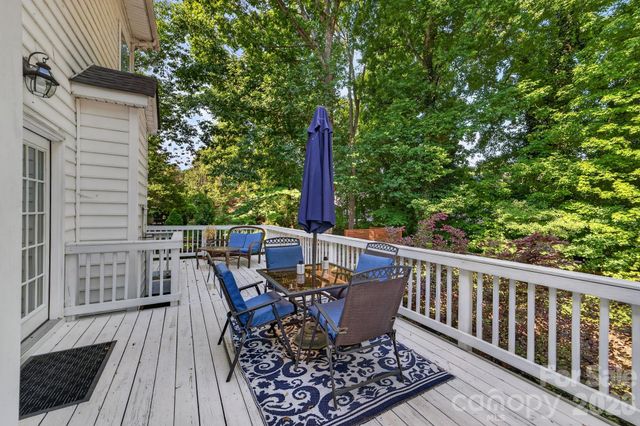 8812 Kingston Forest Drive, Charlotte, NC 28277