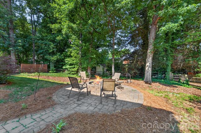 8812 Kingston Forest Drive, Charlotte, NC 28277