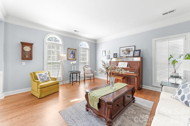 8812 Kingston Forest Drive, Charlotte, NC 28277