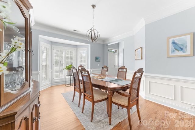 8812 Kingston Forest Drive, Charlotte, NC 28277