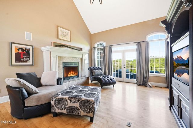122 Sun Chase Court, Johnson City, TN 37615