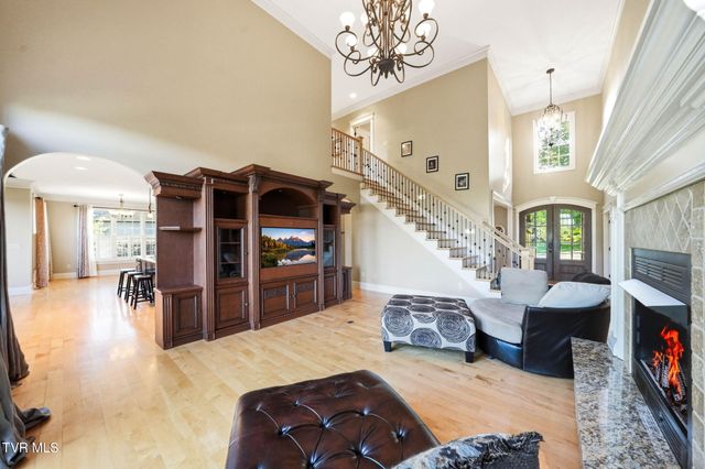 122 Sun Chase Court, Johnson City, TN 37615
