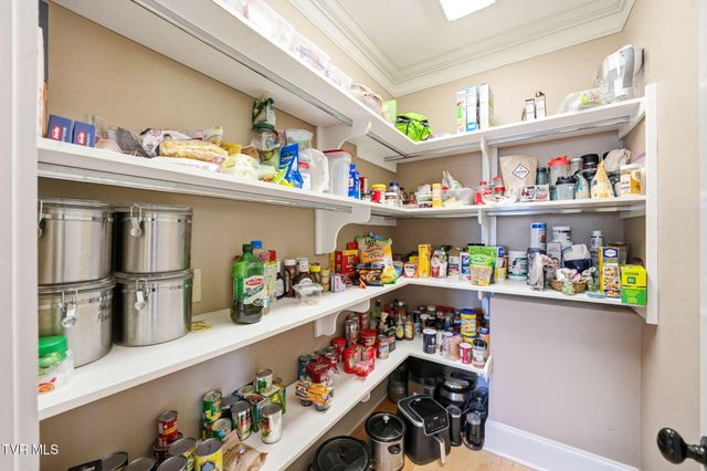 122 Sun Chase Court, Johnson City, TN 37615