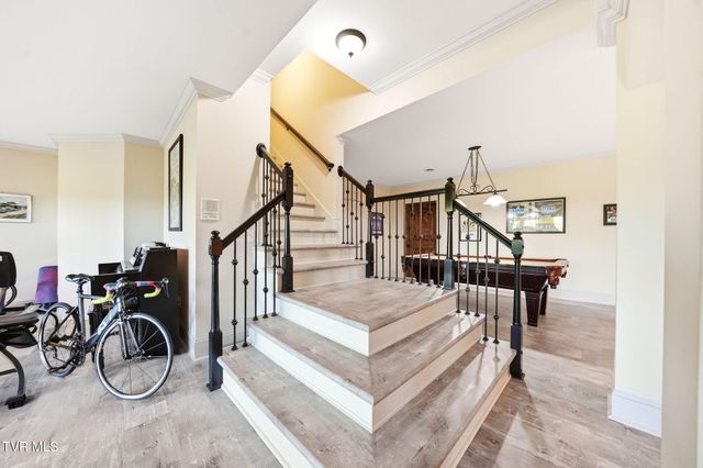 122 Sun Chase Court, Johnson City, TN 37615