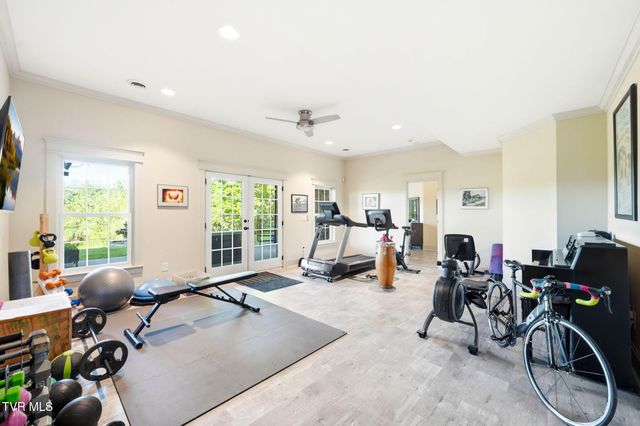 122 Sun Chase Court, Johnson City, TN 37615