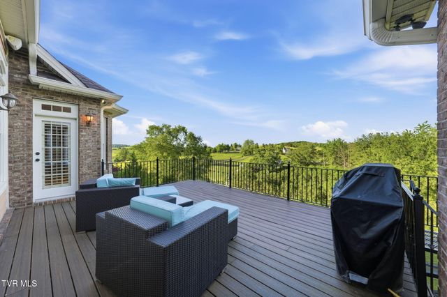 122 Sun Chase Court, Johnson City, TN 37615